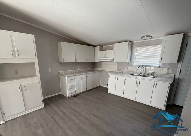 Building Photo - For Sale or Rent-to-own - 3 Bed/ 2 Bath on One Acre in Grape Creek