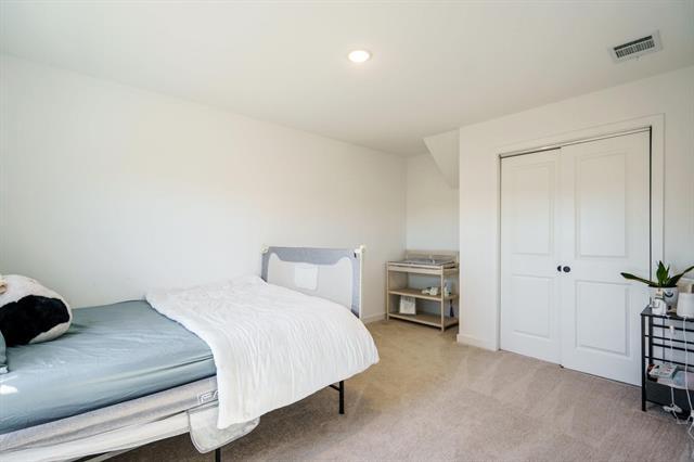 Building Photo - 2608 Ontario Dr