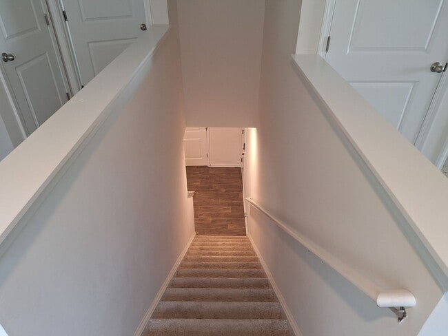 Building Photo - Lovely Four Bedroom Home  Appropriately 5 Minutes Away from Gate Ft Jackson and 30 Minutes from S...