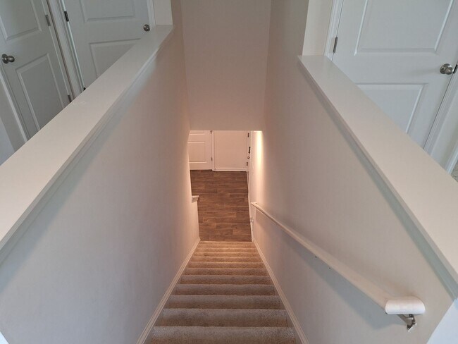 Building Photo - Lovely Four Bedroom Home  Approximately 5 Minutes Away from Gate Ft Jackson and 30 Minutes from S...