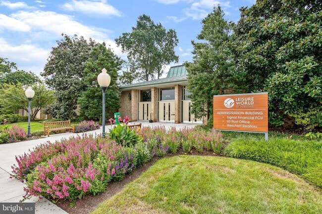 Building Photo - 3005 S Leisure World Blvd