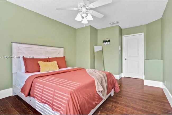 Building Photo - 1333 SW 175th Way