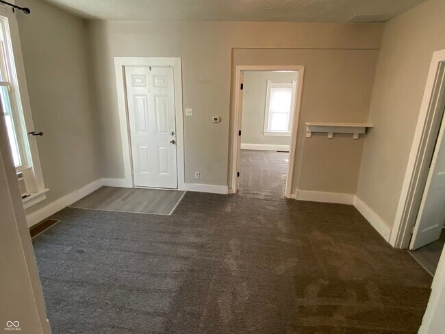 Building Photo - 510 W 5th St