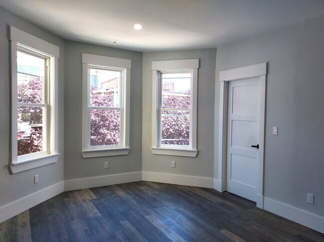 Building Photo - 9 Spring Garden St