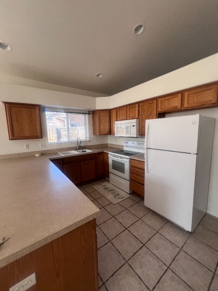 Building Photo - 4712 Solar Dr