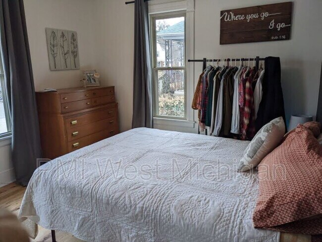 Building Photo - 103 Fitzhugh Ave SE