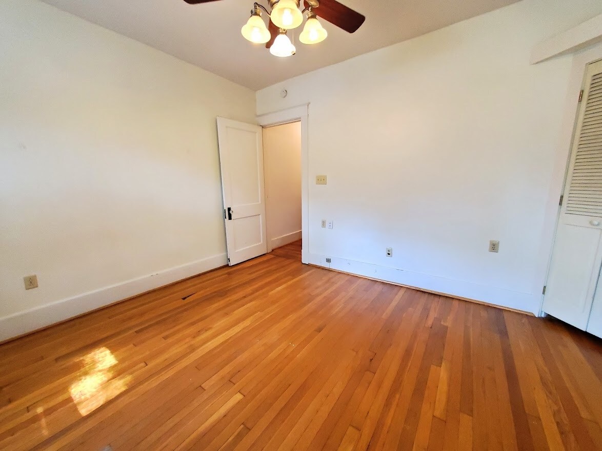 Building Photo - 222 Morewood Ave