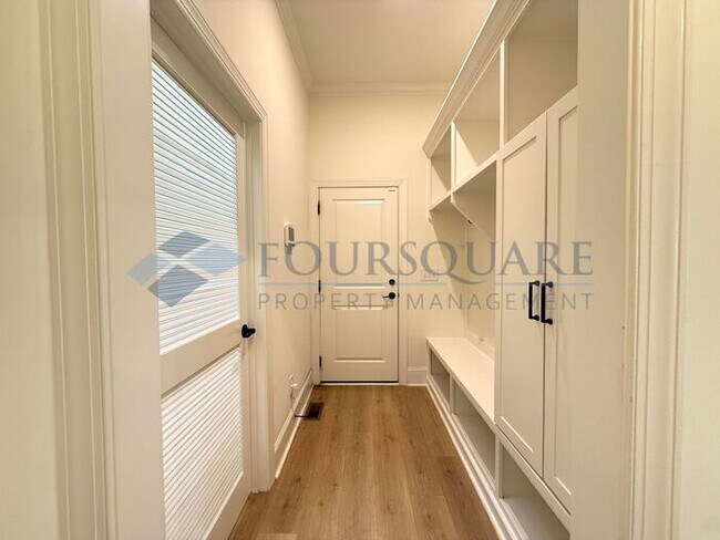 Building Photo - Beautiful  3-Bedroom Home with Loft, Screened Deck & Fenced Backyard – Convenient to Duke Univers...