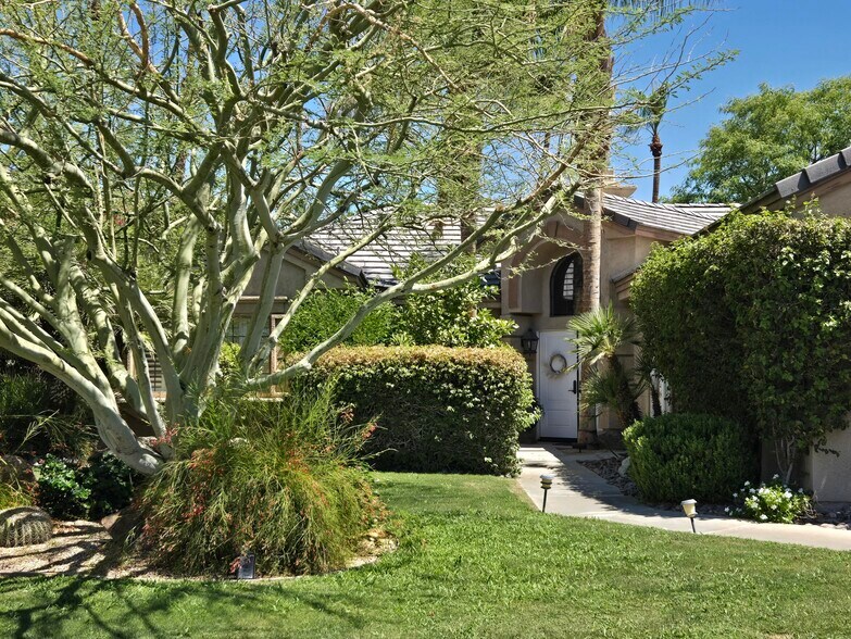 Front view - 22 Belmonte Dr