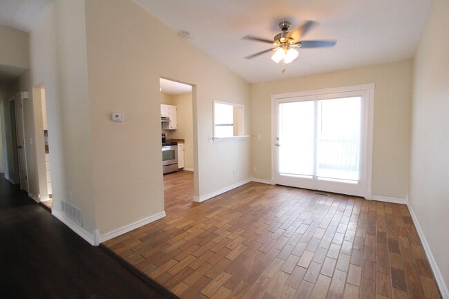 Building Photo - 3157 Millbury Ave