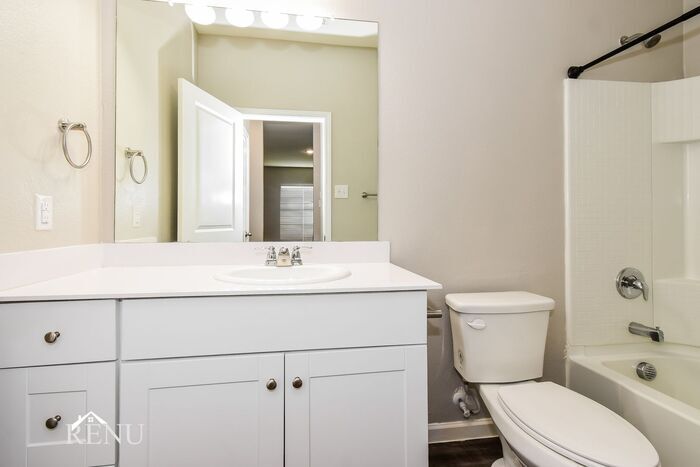 Building Photo - 6108 Harrah Ln