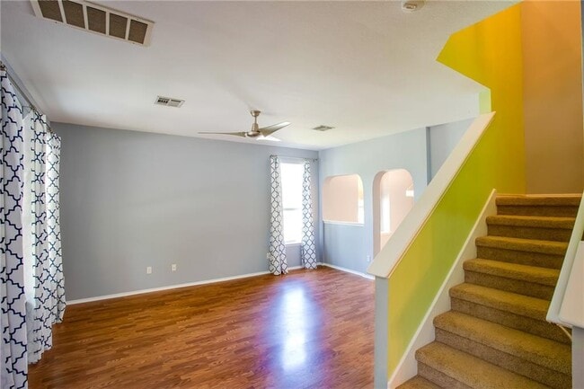 Building Photo - 807 Truman Ln