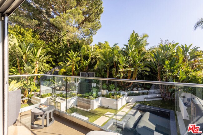 Building Photo - 8538 Eastwood Rd