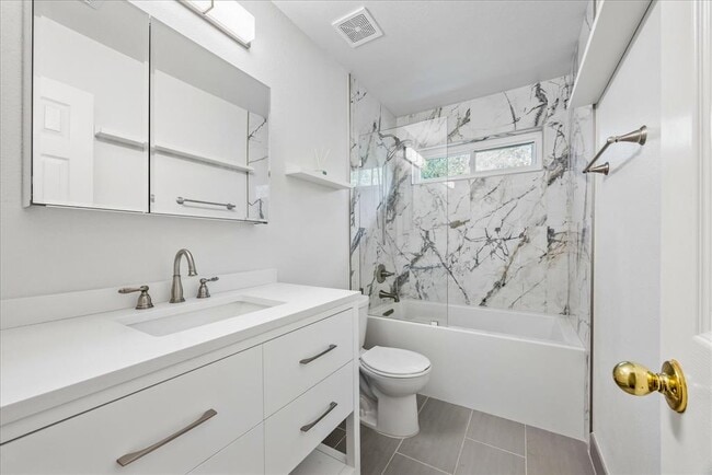 Building Photo - 4176 Canyon Glen Cir