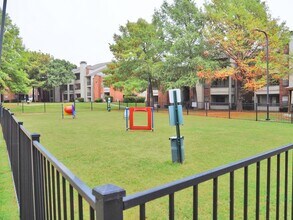 Building Photo - Villa Del Mar Apartments