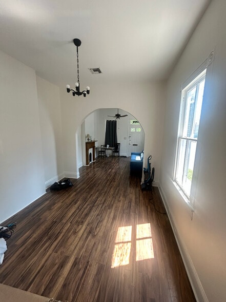 Primary Photo - 800 Henry Clay Ave