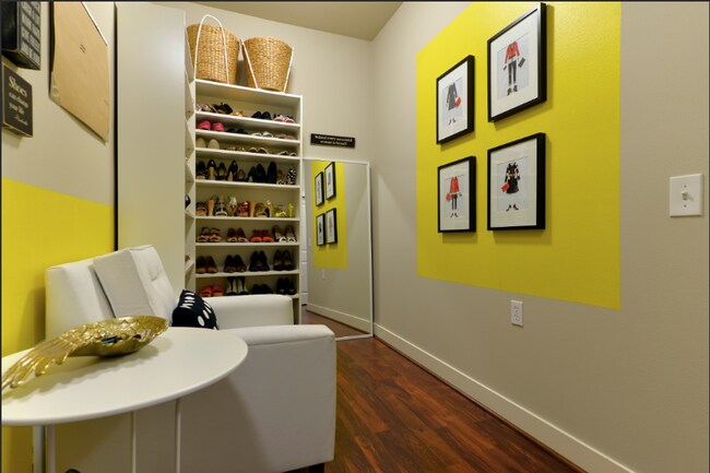 Den by entrance - 15730 116th Ave NE