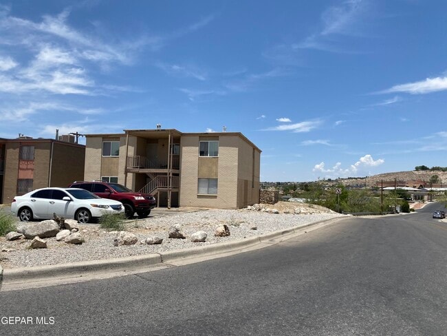 Building Photo - 5200 Carousel Dr