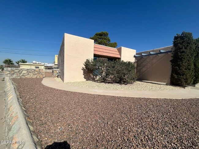 Building Photo - 3601 Okeefe Dr