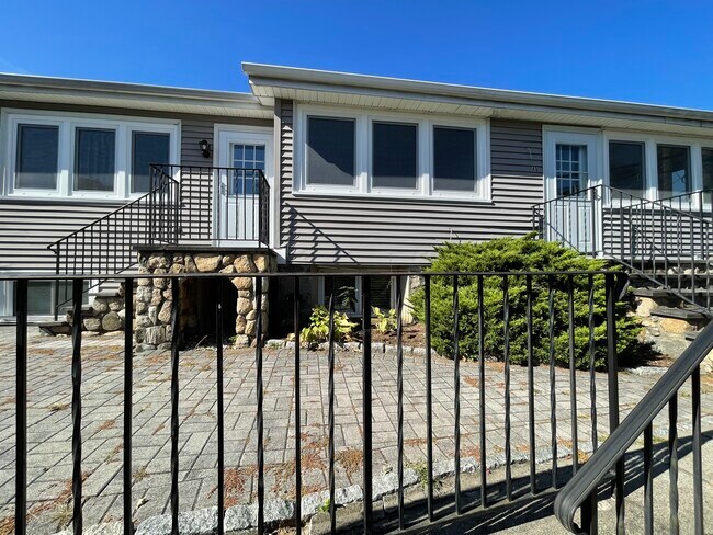 Building Photo - 40 Ledge Ave