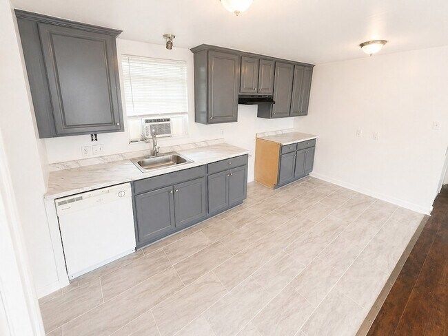 Building Photo - 5103 Willow Glen Dr