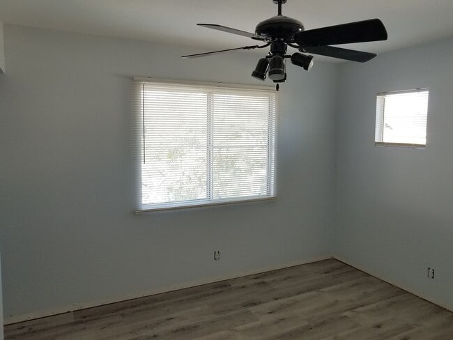 Building Photo - Nicely Renovated Home in Gated Community -...