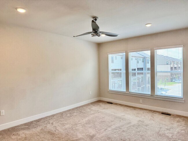 Building Photo - POTOMAC SHORES - BEAUTIFUL VIEWS! (interne...