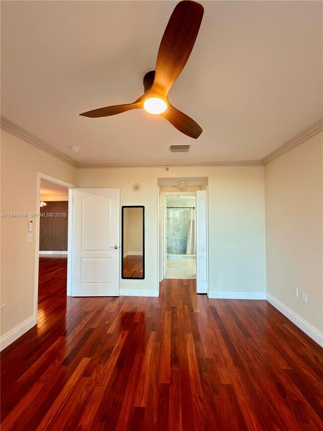 Building Photo - 2501 SW 37th Ave