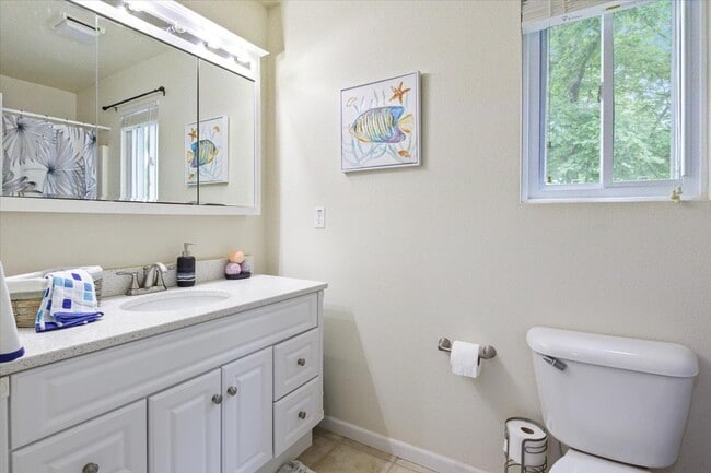 Building Photo - 24 Mimosa Rd