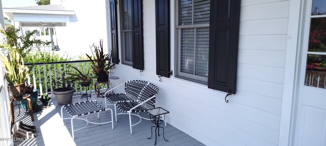 Building Photo - 45 Holbrook Dr