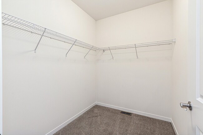 Building Photo - 58 Olympus Dr