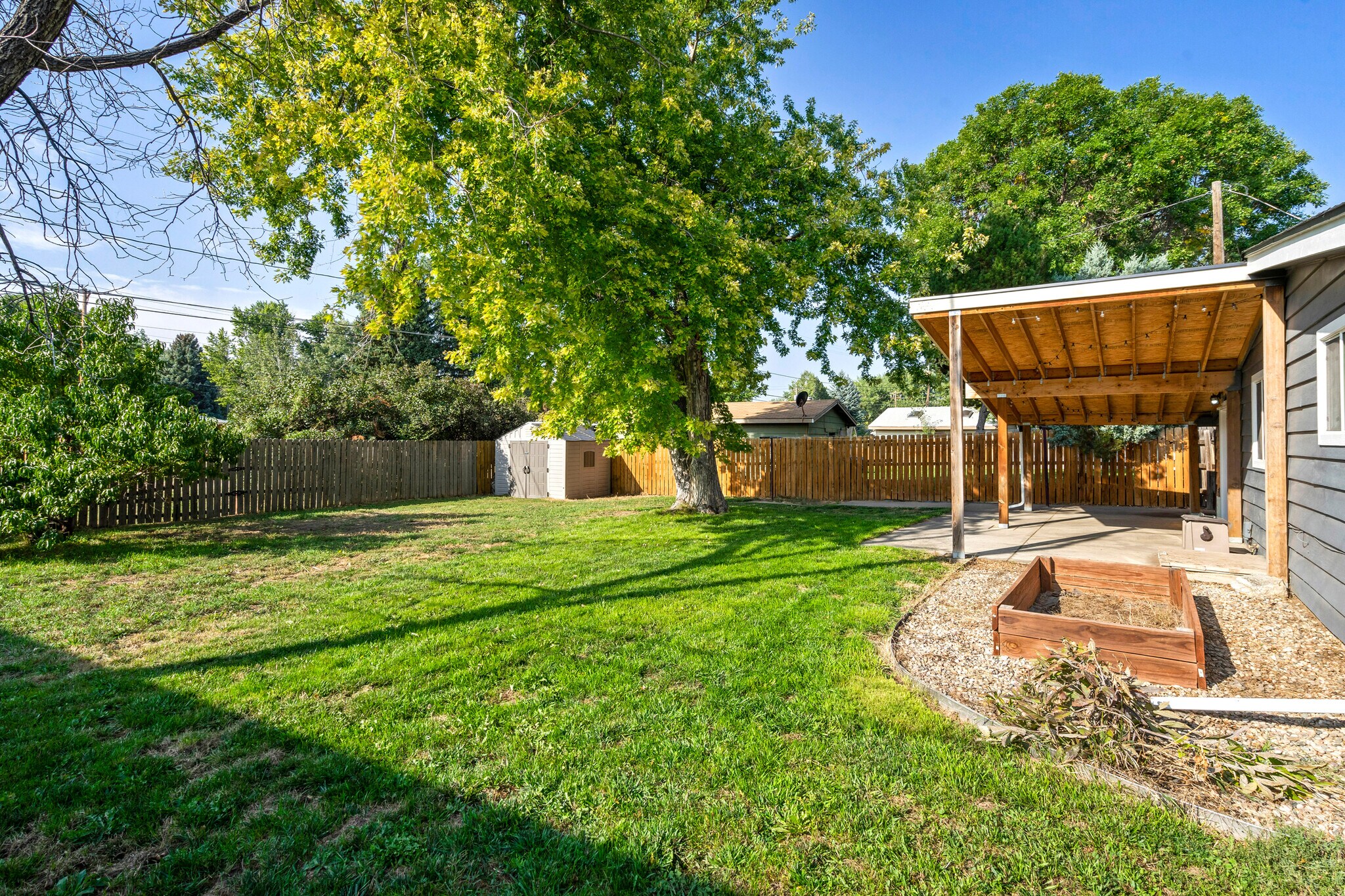 Building Photo - 1204 W 10th St