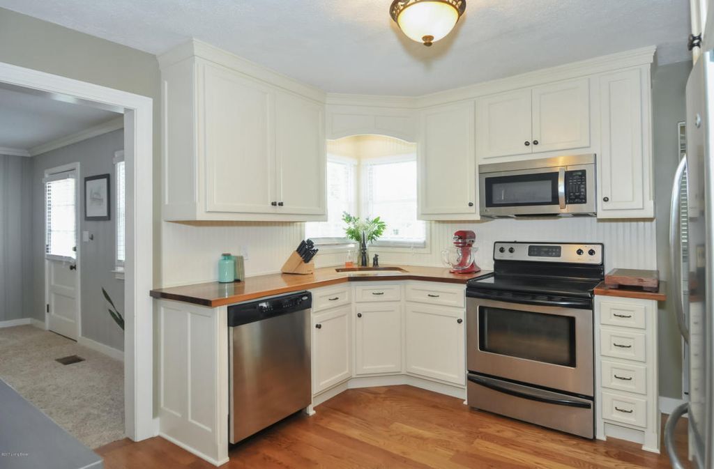 Updated Kitchen. - 516 Virginia Ave