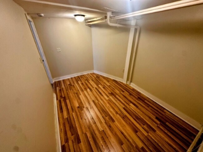 Building Photo - 159 Lark St