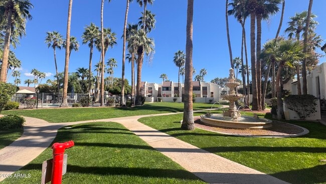 Building Photo - 7350 N Vía Paseo Del Sur