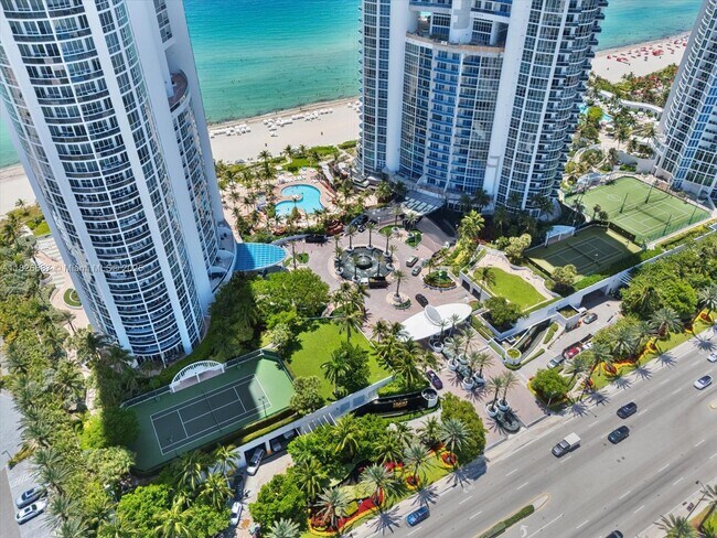 Building Photo - 18101 Collins Ave