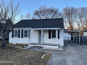 Building Photo - 937 Shamrock Ave