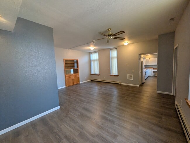 Building Photo - 1000 Fountain Terrace Dr