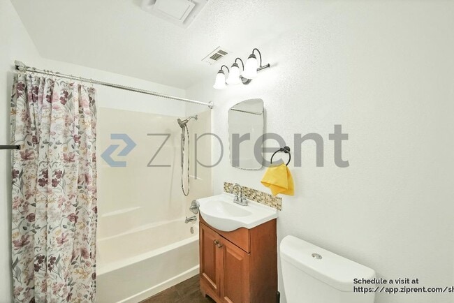 Building Photo - 7936 Alder Ave