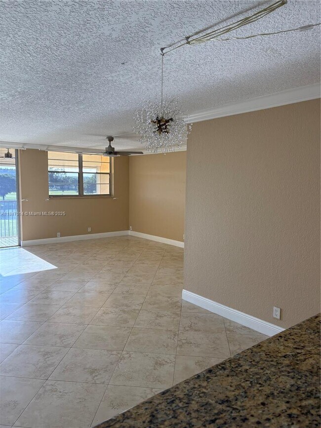 Building Photo - 3100 W Rolling Hills Cir