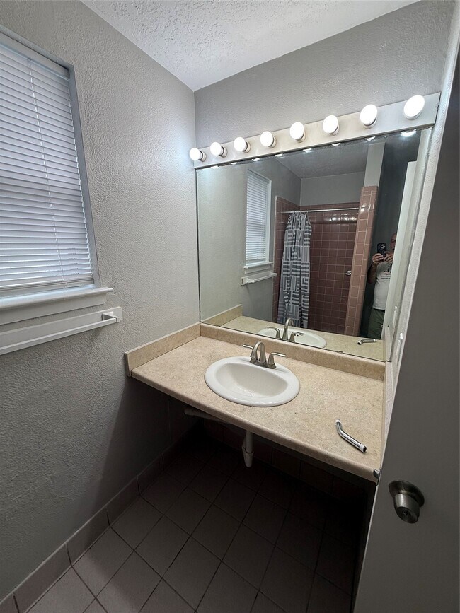 Building Photo - 403 Brandywyne Dr
