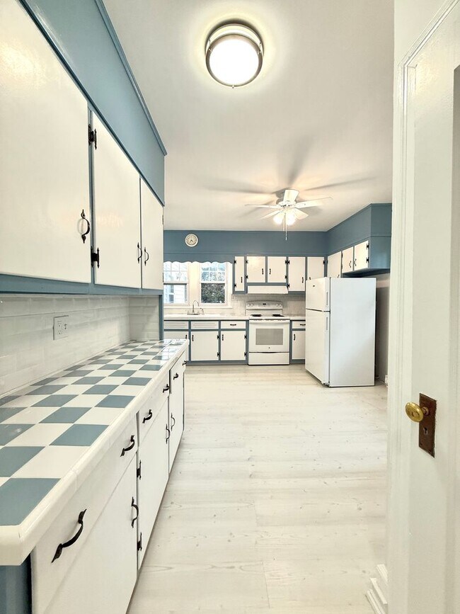 Building Photo - Timeless and Refined 3BR/2.5BA Colonial in Uptown Kingston