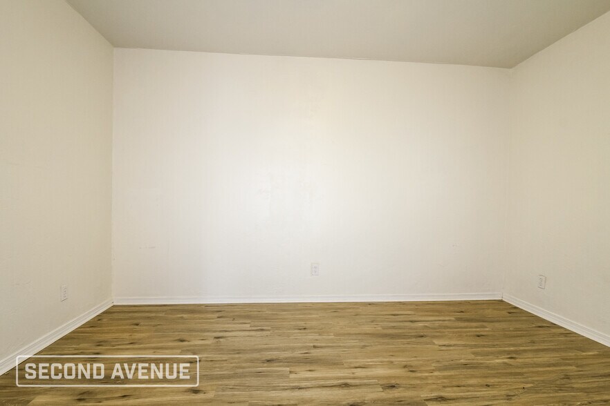 Building Photo - 1521 S Blackwelder Ave