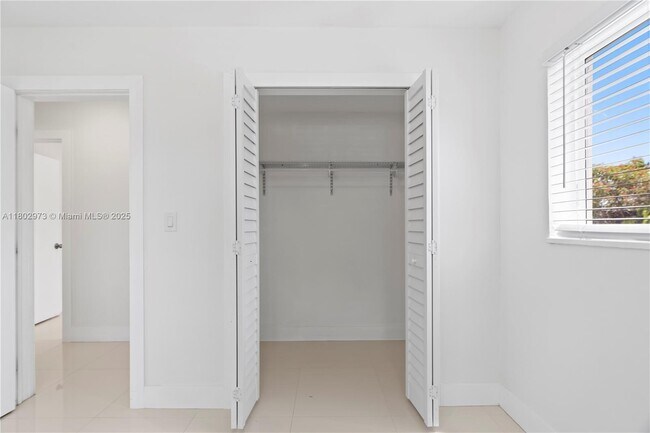 Building Photo - 10501 SW 53rd St