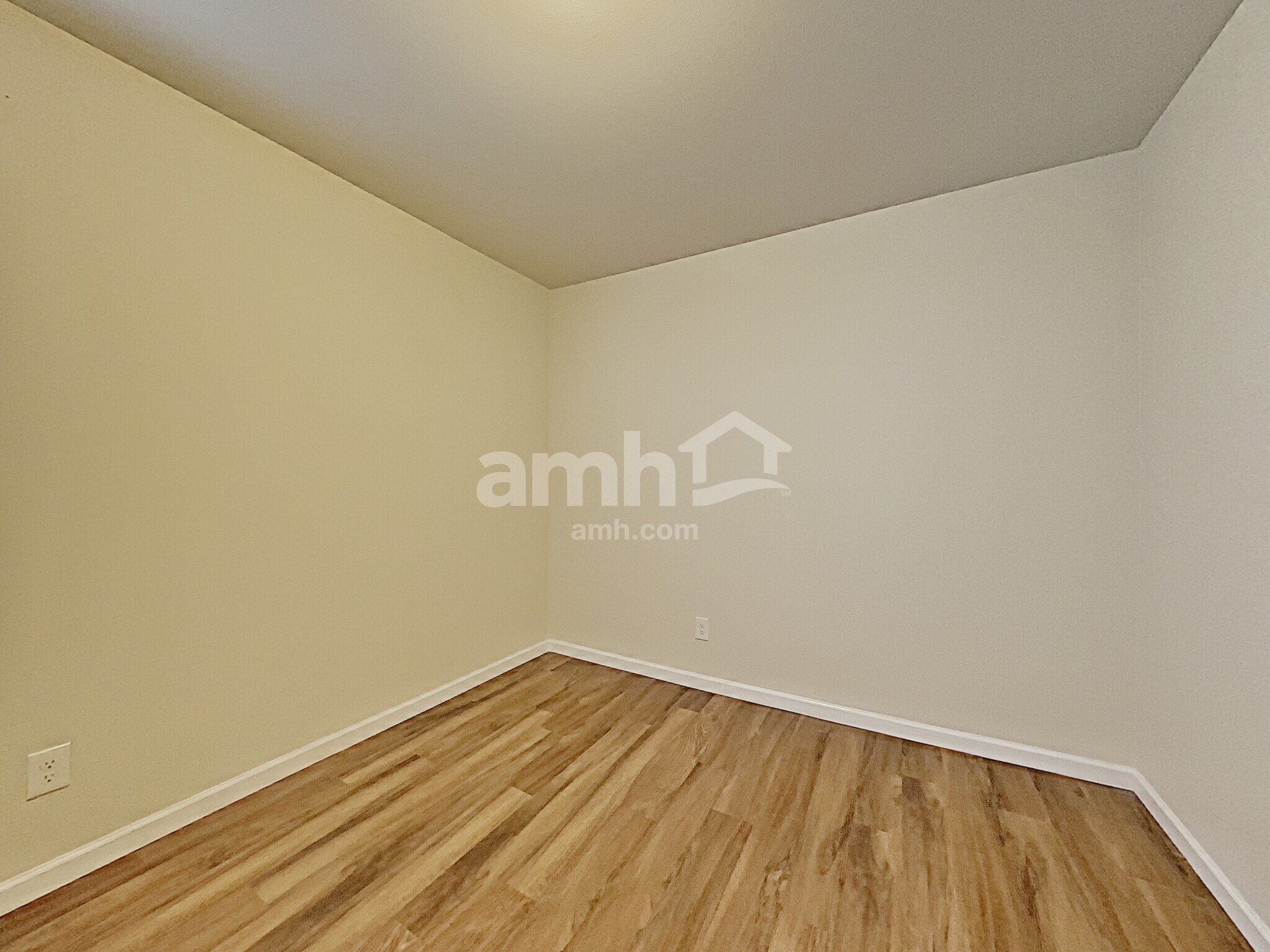 Building Photo - 489 McKinley St