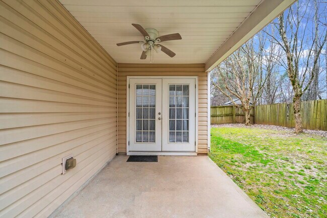 Building Photo - 225 Osmanthus Way