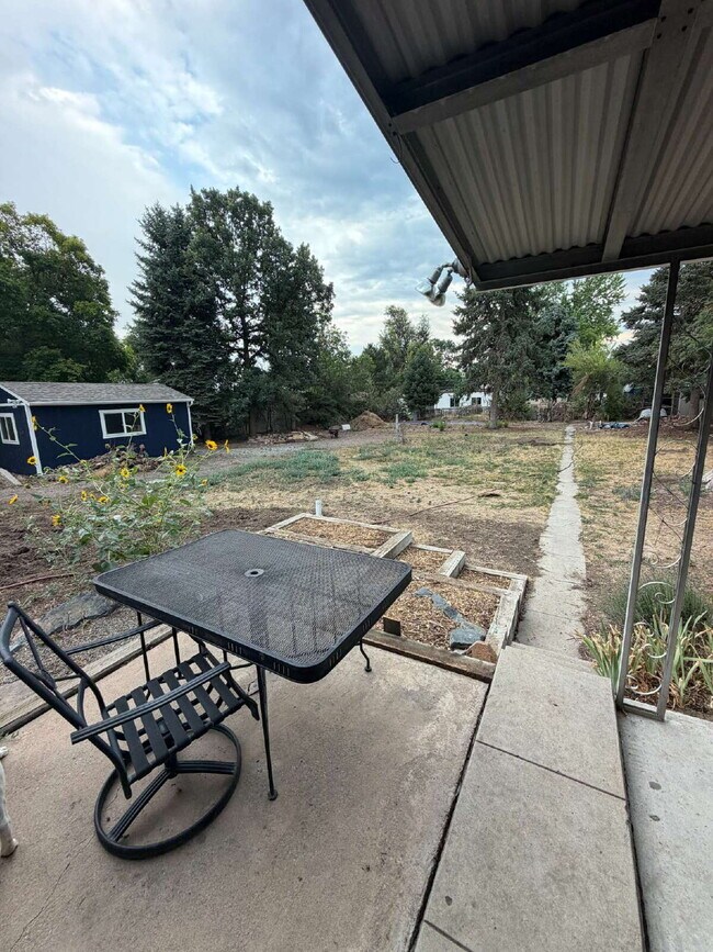 Building Photo - Spacious 4BR/2BA Home in Lakewood - Refinished Hardwoods, Updated Kitchen & Fenced Yard, Availabl...