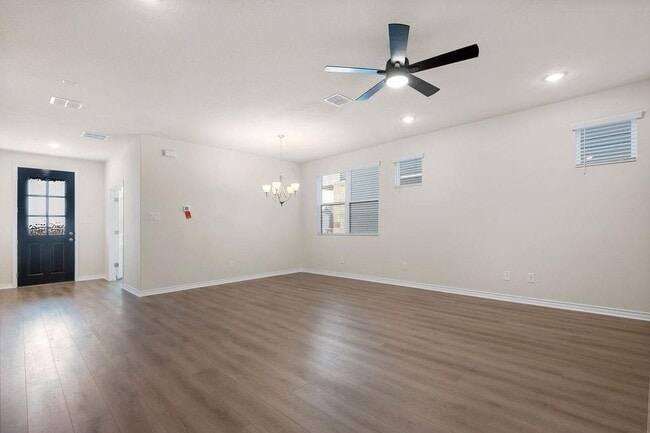 Building Photo - 108 Woodrow Ln