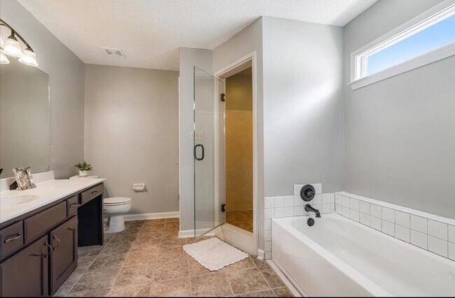 Building Photo - 772 Breeze Way