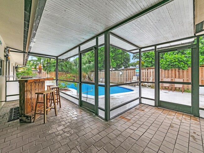 Building Photo - 2620 NE 19th St